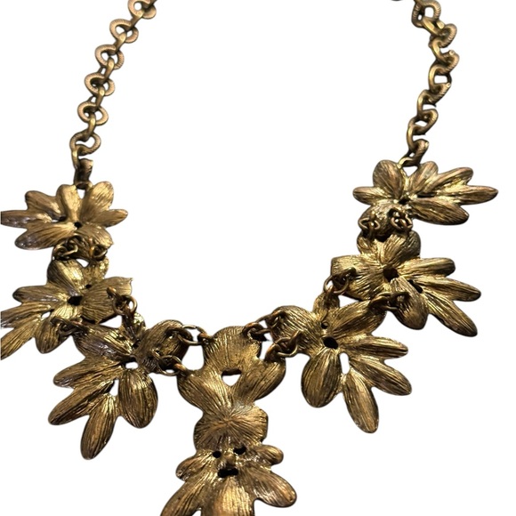 Vintage Joan Rivers Elegant Floral Necklace in Gold and Orange - Picture 10 of 14